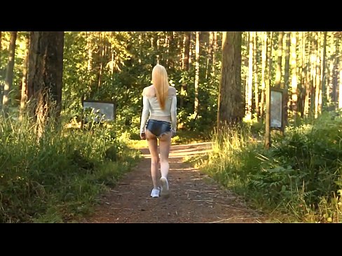 ❤️ Smuk kvinde bevæger sig langsomt, ikke nøgen video ❤️ Sex at da.porn-mz-com.ru ❌️❤